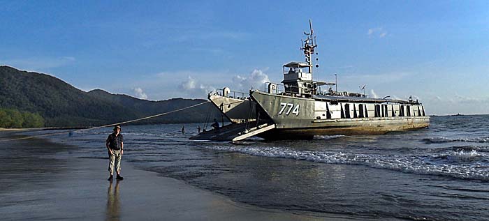 'Battleship of the Thai Navy' by Asienreisender